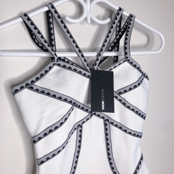 FASHIONNOVA DRESS - Picture 2 of 3